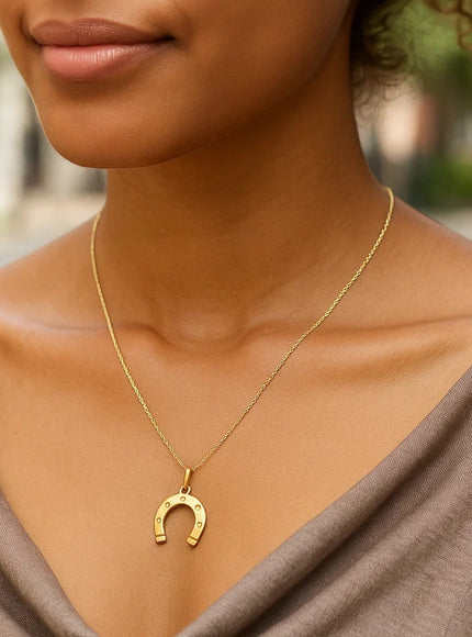 14K Yellow Gold Necklace with Horseshoe