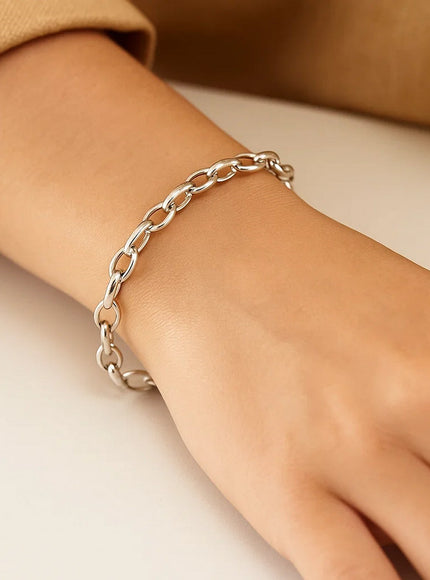 4.6mm 14k White Gold Oval Rolo Bracelet