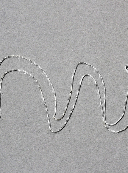 10k White Gold Classic Box Chain 0.45mm