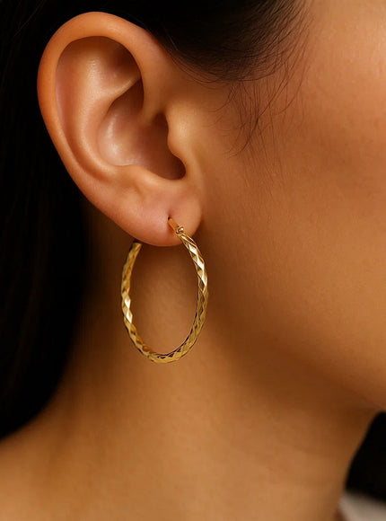 14k Yellow Gold Slender Hoop Earring with Diamond-Cut Finish (25mm Diameter)