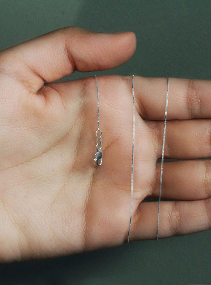 18k White Gold Box Chain 0.6mm