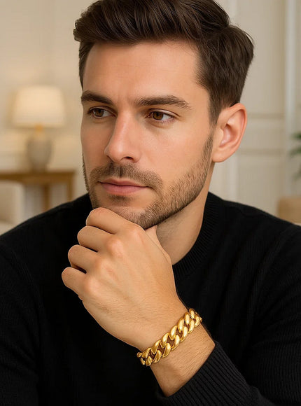 14k Yellow Gold 8 1/2 inch Wide Polished Curb Chain Bracelet