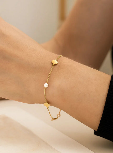 14k Yellow Gold Pearl Clover Bracelet