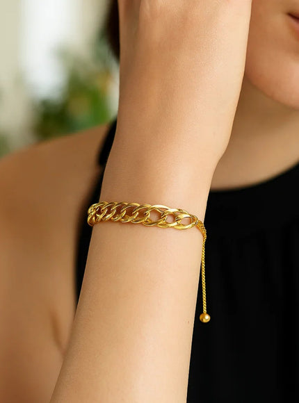 Adjustable Chain Bracelet in 14k Yellow Gold