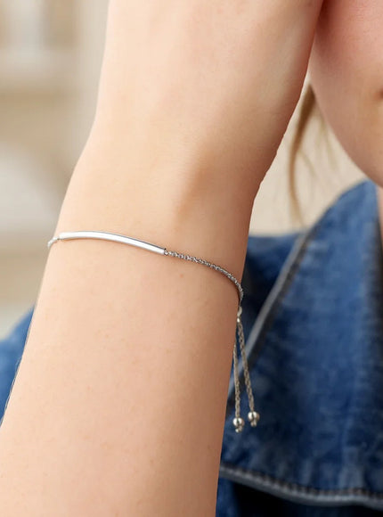 14k White Gold Smooth Curved Bar Lariat Design Bracelet