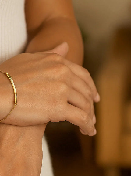 14k Yellow Gold Lariat Bracelet with Polished Curved Bar