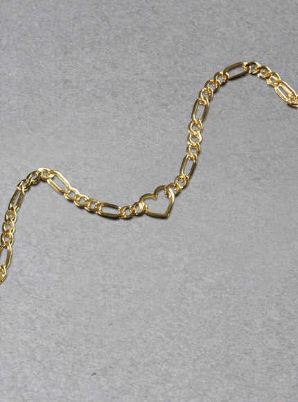 14k Yellow Gold 7 inch Figaro Chain Bracelet with Heart