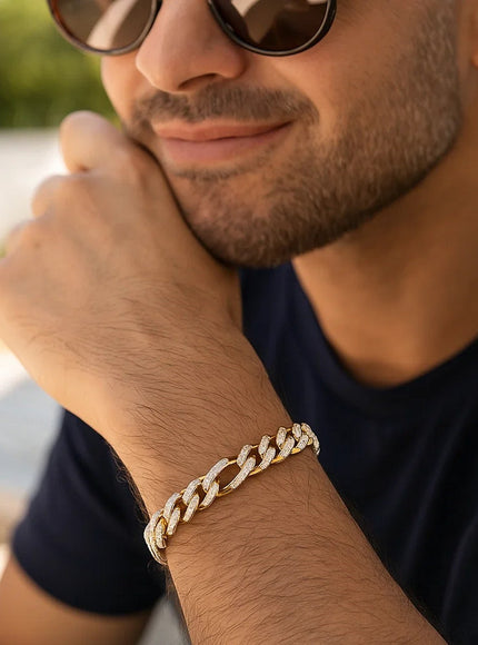 14k Yellow Gold White Pave High Polish Modern Lite Figaro Bracelet (9.5mm)