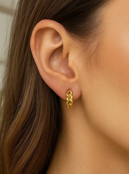 14K Yellow Gold Thick Curb Chain Huggie Hoop Earrings