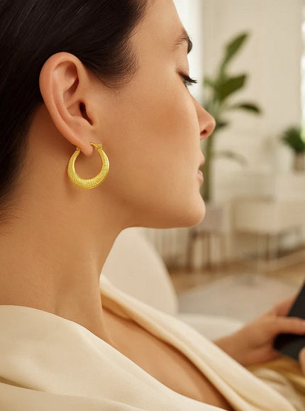 14k Yellow Gold Graduated Round Textured Hoop Earrings