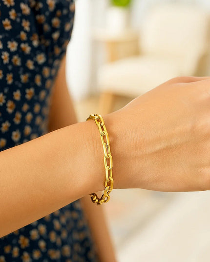 14k Yellow Gold 7 1/2 inch Paperclip Chain Bracelet with Three Diamond Links