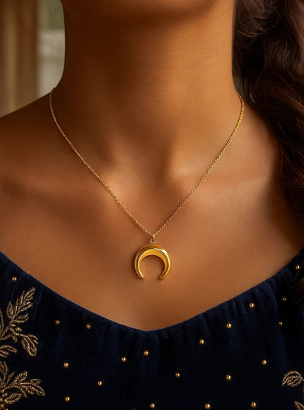 14k Yellow Gold 17 inch Necklace with Domed Moon Motif Pendant