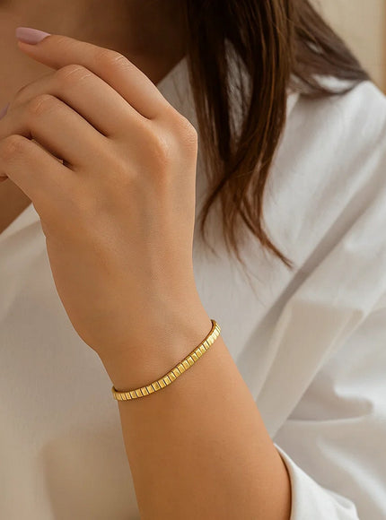 14k Yellow Gold Brick Omega Bracelet