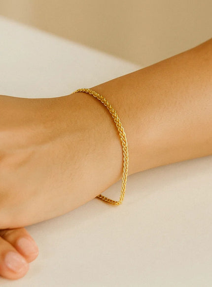 Fine Wheat Chain Bracelet in 10k Yellow Gold