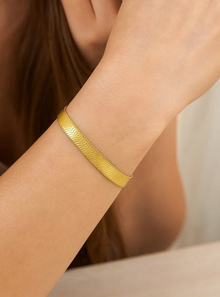6.0mm 14k Yellow Gold Super Flex Herringbone Bracelet
