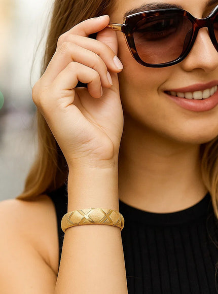 10k Yellow Gold Dual-Textured Diamond Pattern Bangle