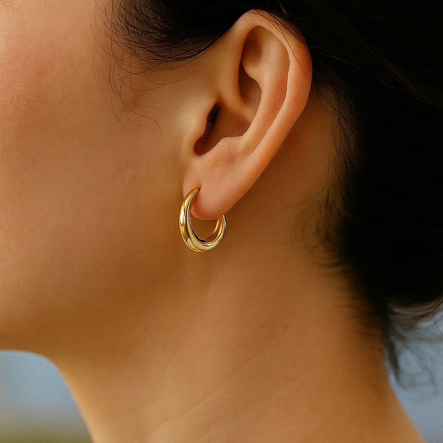 14k Yellow Gold Oval Hoop Earrings