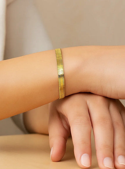 Imperial Herringbone Bracelet in 10k Yellow Gold (4.6 mm)