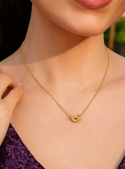 14k Yellow Gold Chain Necklace with Polished Knot
