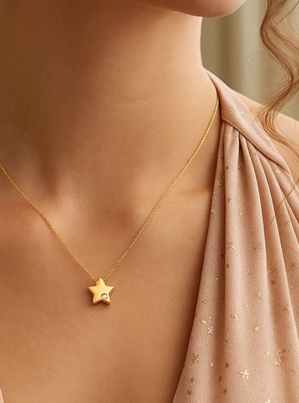 14k Yellow Gold Polished Star Necklace with Diamond