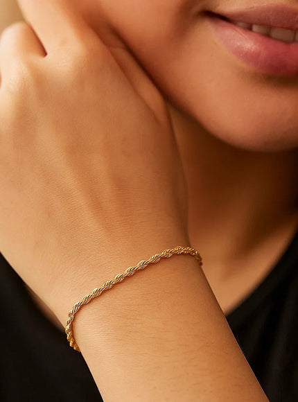 Lite Rope Chain Bracelet in 10k Yellow Gold (2.5 mm)