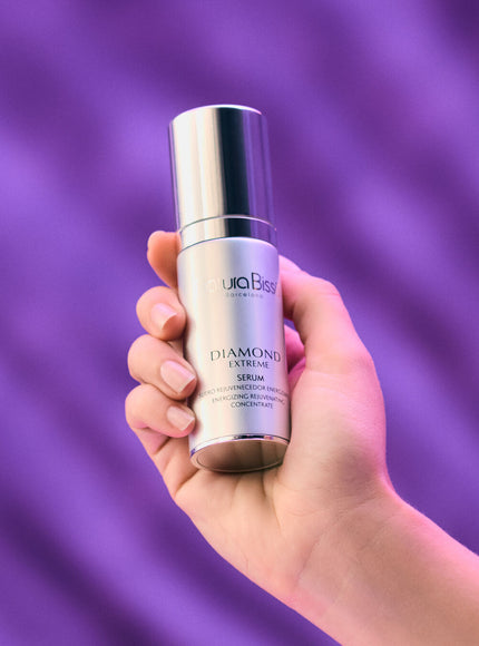 Natura Bisse Diamond Extreme Serum in hand