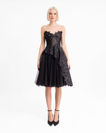 US 2 / Black