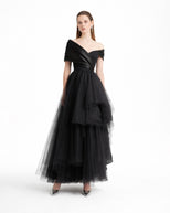 US 2 / Black