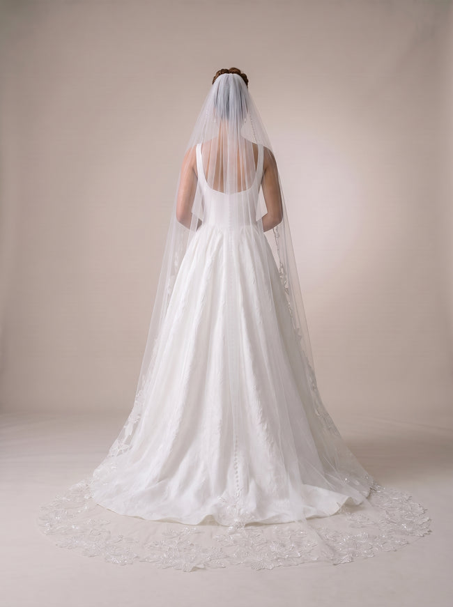 Ellie Belle Eloise Veil