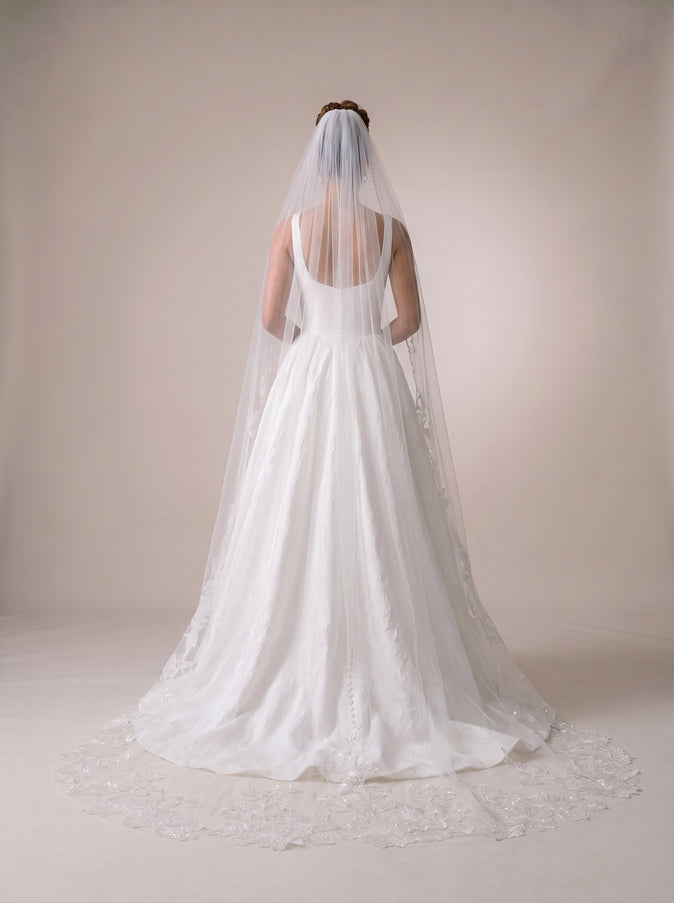 Ellie Belle Eloise Veil