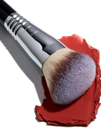 F43 Soft Angled Cheek Brush - Sigma Beauty