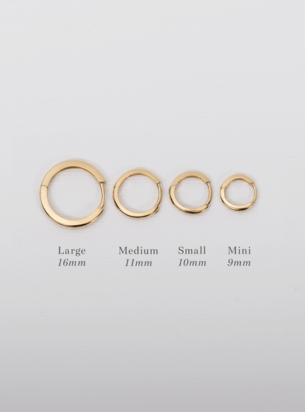 Zoe Lev 14K Gold Medium Huggie Earrings