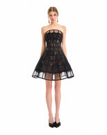US 2 / Black
