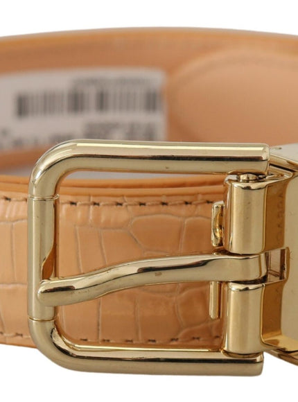 a belt with a gold buckle on it