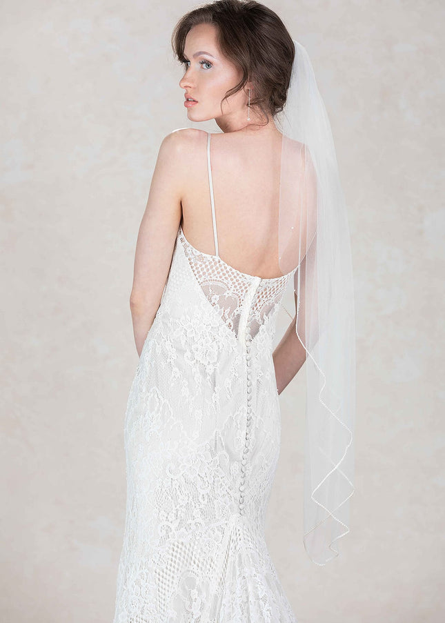 Ivy Pearl Fingertip Veil