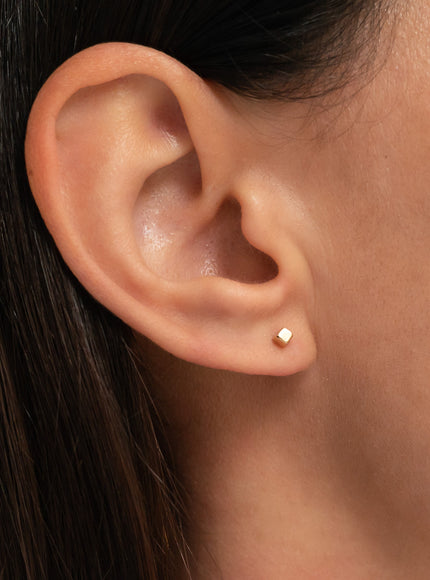 Zoe Lev 14K Gold Small Cube Stud Earrings