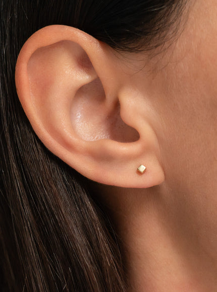 Zoe Lev 14K Gold Small Cube Stud Earrings