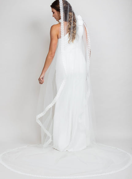 Katalina Cathedral Lace Mantilla Veil