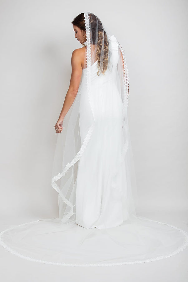 Katalina Cathedral Lace Mantilla Veil