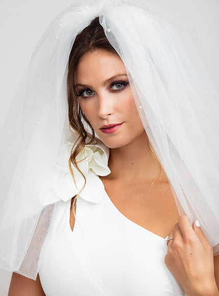 Kiki Short Pearl Bubble Veil