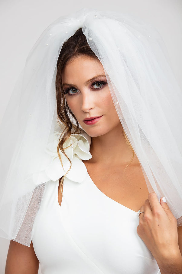 Kiki Short Pearl Bubble Veil