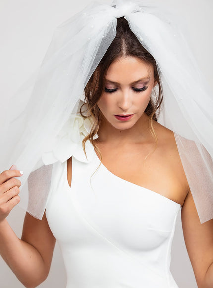 Kiki Short Pearl Bubble Veil