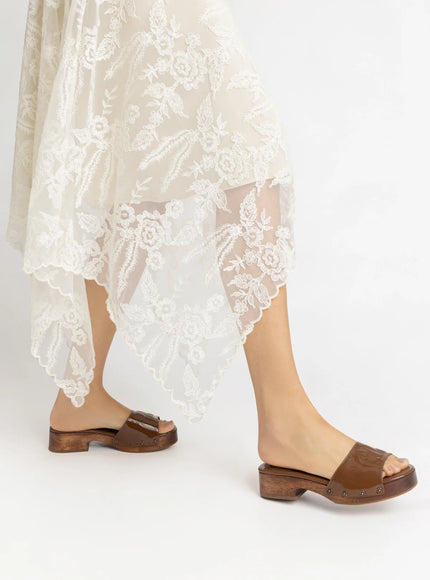 Larroude Zuzi Mule In Burnt Umber Patent Leather