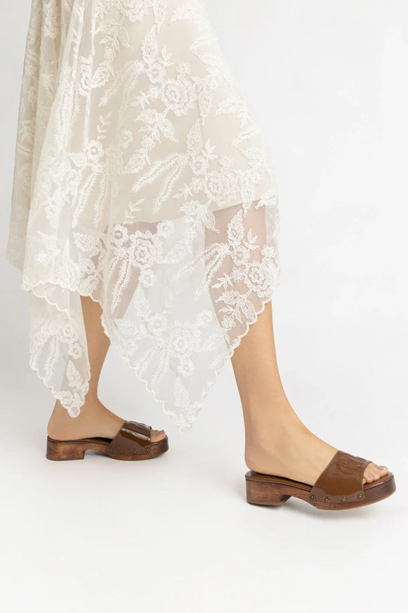 Larroude Zuzi Mule In Burnt Umber Patent Leather