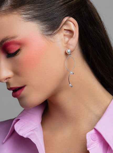 Lulu Infinity Pearl Earrings in Silver