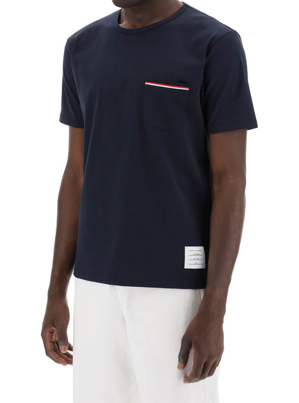 Thom Browne T-shirt con taschino RWB