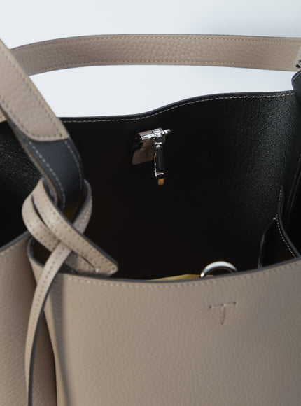 Tod's Small Bucket Bag In Leather