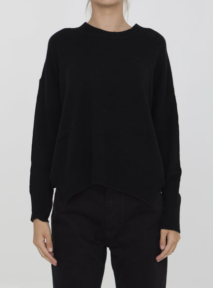 Allude Cashmere Jumper in black, front view