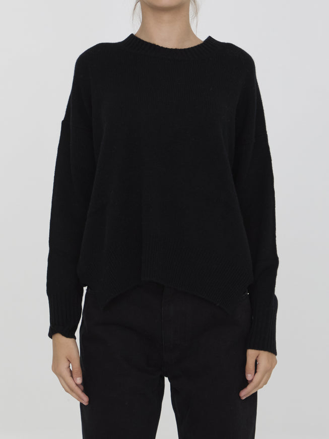 Allude Cashmere Jumper in black, front view