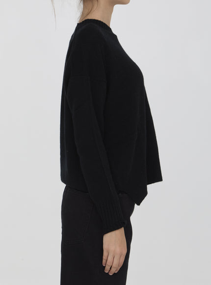 Allude Cashmere Jumper in black, side view